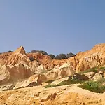Da Falesia, O Estudio Da Aldeia Acoteias البوفيرا