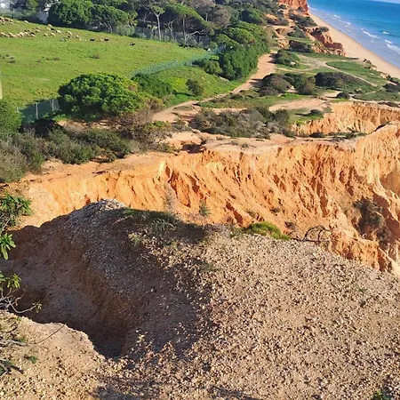 Da Falesia, O Estudio Da Aldeia Acoteias *